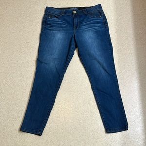 Democracy “ab” solution women’s size 16.